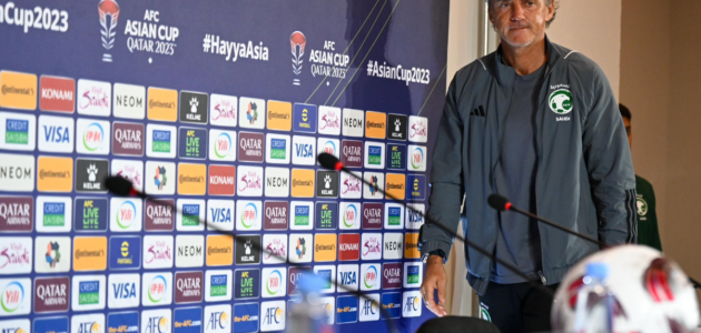 مدرب المنتخب السعودي يوضح حقيقة تصريحاته حول استبعاد الأخضر من الترشيح على اللقب الآسيوي