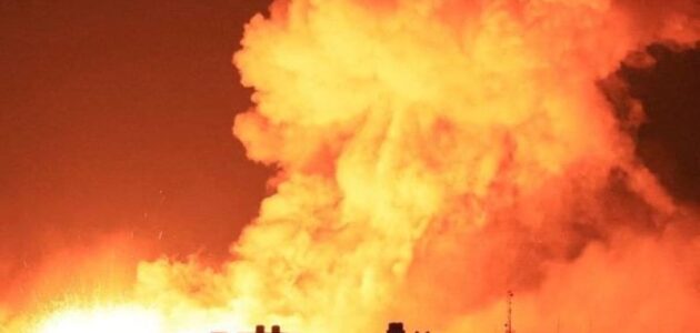 مسؤول أميركي يكشف عدد المواقع الحوثية التي استهدفتها الضربات العسكرية الأميركية البريطانية في اليمن