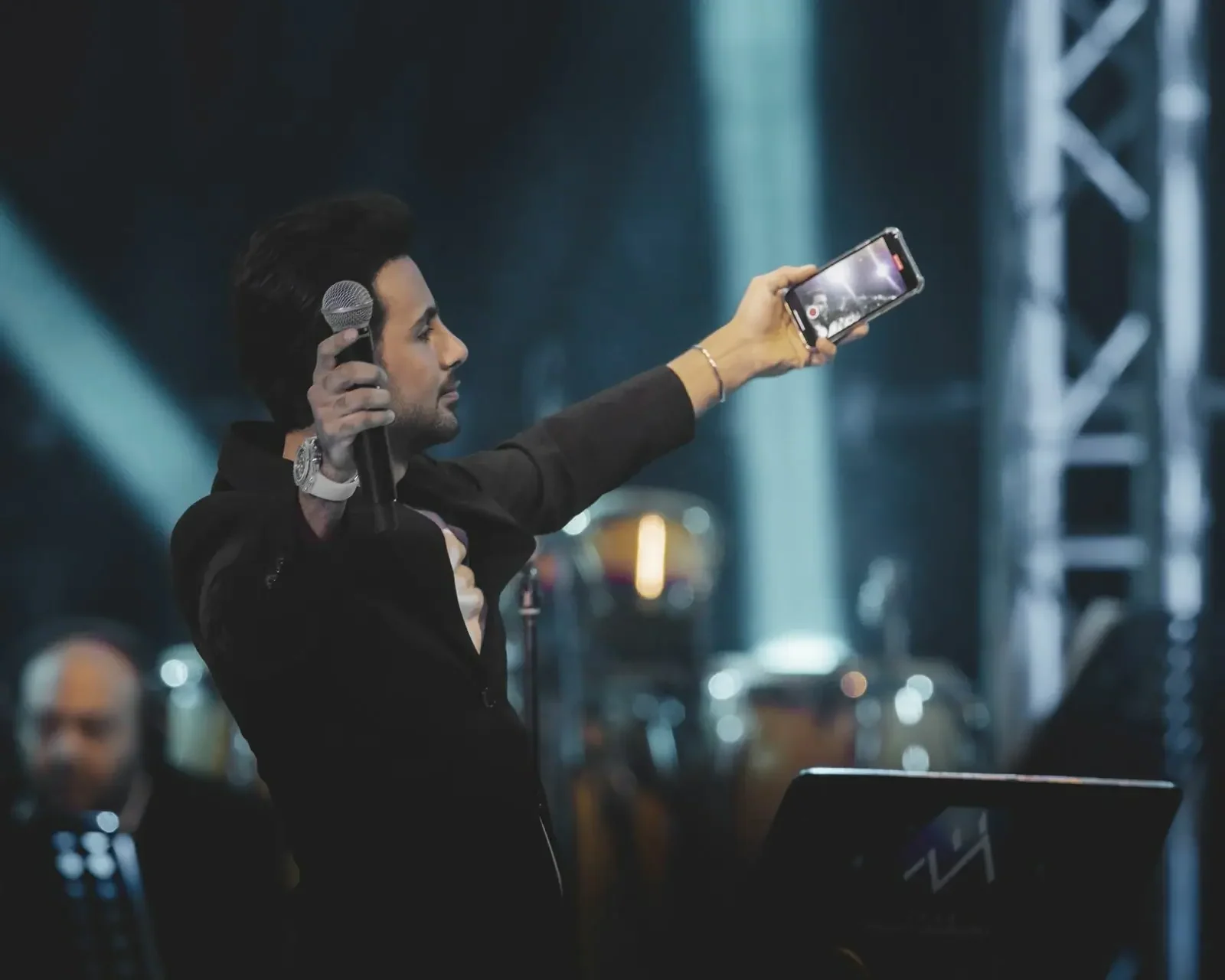 شاهد البث المباشر لحفل أنغام وفؤاد عبد الواحد في فبراير بالكويت