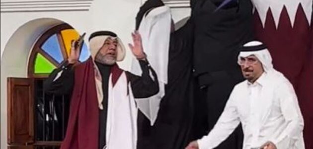 احتفال مذيع ومحلل رياضي بتأهل منتخب قطر لنهائي كأس آسيا -فيديو