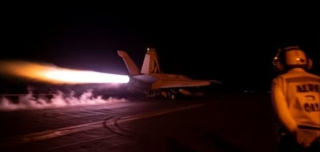 الجيش الأميركي يعلن قصف صواريخ حوثية ويكشف السبب