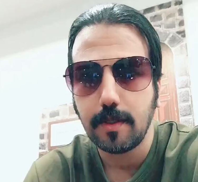 المنشد بدر بن حسن يرفض عرضًا بقيمة مليون ريال للإعلان عن شامبو مشهور.. ويكشف السبب -فيديو