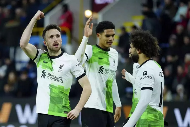 بث مباشر مباراة ليفربول وبيرنلي في الدوري الإنجليزي