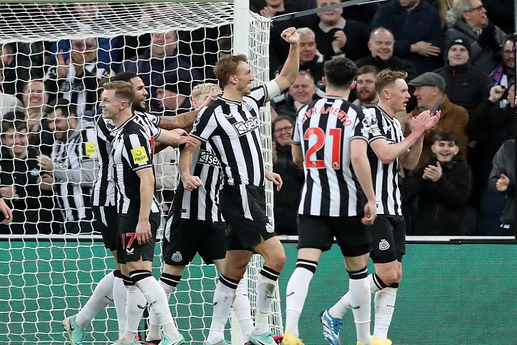 بث مباشر مباراة نيوكاسل ولوتون تاون في الدوري الإنجليزي