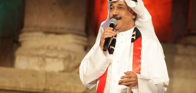 بعد منع الزيارة عنه.. نجل الفنان عبدالله الرويشد يكشف عن تطورات الحالة الصحية لوالده