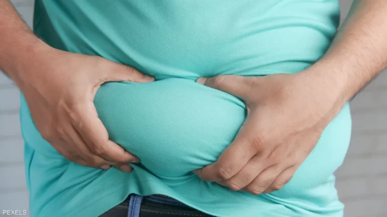 تجنب هذا الطعام فورا للتخلص من دهون البطن سريعا