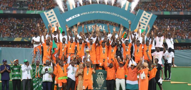 سيباستيان هالر الخارق .. عودة الأفيال من الموت للتتويج بأفريقيا حديث العالم