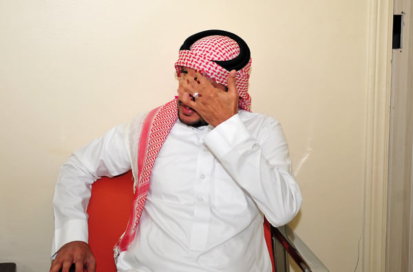 شاب يصاب بالإيدز بعد علاقة غير شرعية مع مقيمة.. وشقيقه يكشف مصير الفتاة التي نقلت له المرض وموقف الدولة من علاجه