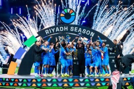 شاهد.. الهلال يتوج بطلًا لكأس موسم الرياض وسط احتفالات عارمة
