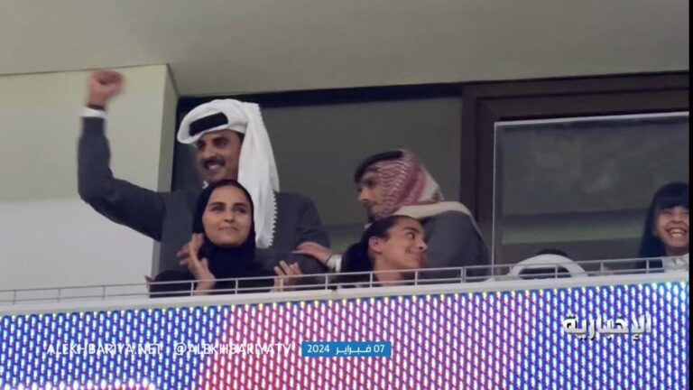 شاهد ردة فعل الشيخ تميم بن حمد بتأهل العنابي لنهائي كأس آسيا