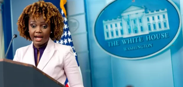 شاهد ردة فعل متحدثة البيت الأبيض على سؤال صحفي عن صحة بايدن