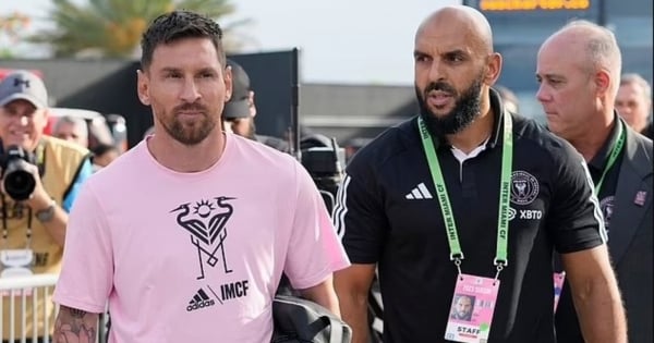 شاهد ردة فعل ميسي وحارسه الشخصي لحظة اطلاق ألعاب نارية قبل مباراة فريقه الودية ضد هونغ كونغ