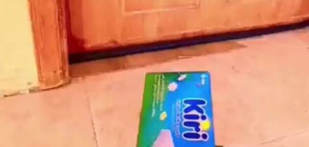 شاهد مواطن يقسم وجبة الفطور بين زوجاته بالتساوي ويثير الجدل على مواقع التواصل الاجتماعي