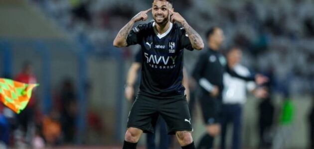 شاهد ميشيل مع زوجته في أحد المطاعم بعد التتويج بكأس موسم الرياض