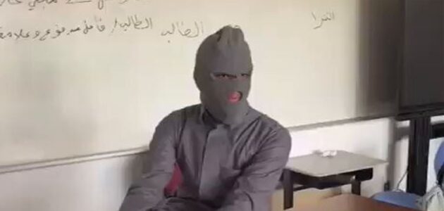 فيديو متداول لطلاب يقلدون مشهد من مسلسل ثانوية النسيم ويثير الضحك والجدل