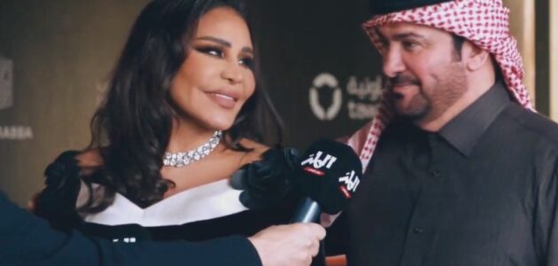 مبارك الهاجري يتغزل بزوجته أحلام بعد نجاح حفلتها.. شاهد ردة فعل الأخيرة