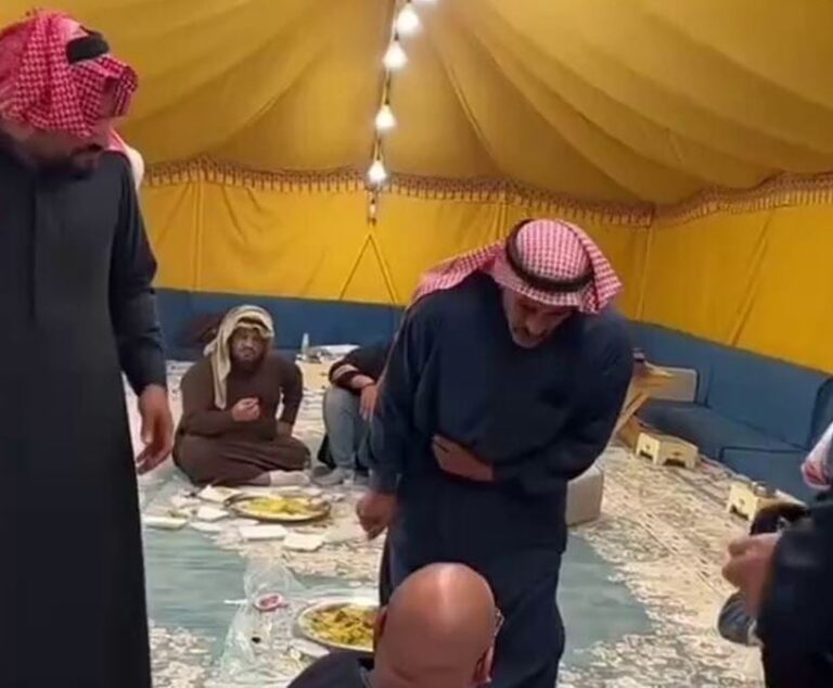 مقطع فيديو يكشف عن ردة فعل مفاجئة لمجموعة من الأشخاص بعد تناولهم لحم حصان بدلاً من لحم آخر