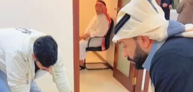 مقطع متداول.. محامي يحتفل بصدور أحكام قضائية لصالح موكليه ويقيم مفطح لفريق المكتب