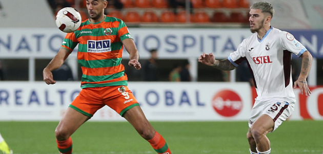 ألانيا سبور يدك طرابزون بهدفين فى الشوط الأول بمشاركة تريزيجيه وكوكا