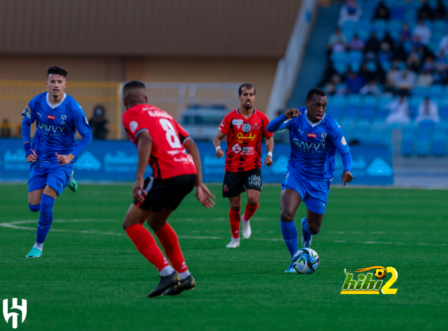مساحات نيوز : الشوط الأول.. التعادل يحسم مواجهة الهلال والرياض