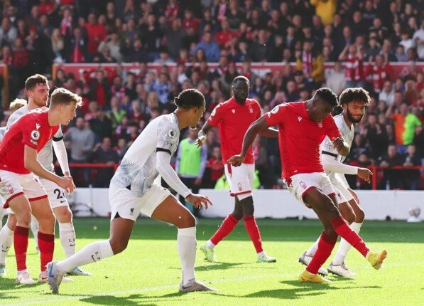 موعد مباراة ليفربول ونوتينجهام فورست في الدوري الإنجليزي والقنوات الناقلة والمعلق